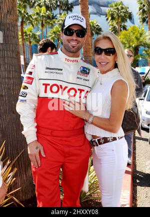 Brody Jenner e la madre Linda Thompson partecipano alla Toyota Grand Prix Celebrity Race 2012 che si tiene per le strade di Long Beach in California, USA. Foto Stock