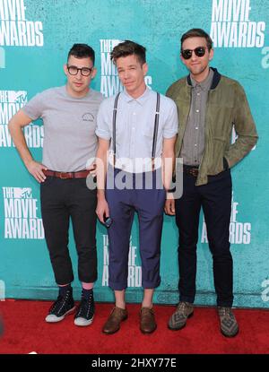 Jack Antonoff, Nate Ruess, Andrew Dost of Fun durante i MTV Movie Awards 2012 che si sono tenuti all'anfiteatro di Gibson, California Foto Stock