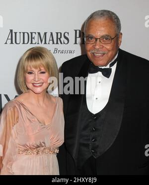 Cecilia Hart e James Earl Jones partecipano ai Tony Awards 66th che si tengono al Beacon Theatre di New York City, NY. Foto Stock