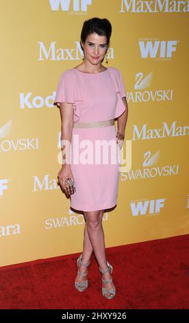 COBie Smullers partecipa ai 2012 Women in Film Crystal + Lucy Awards che si tengono al Beverly Hilton Hotel di Beverly Hills. Foto Stock