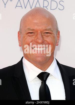 Dean Norris partecipa al Primetime Emmy Awards 64th che si tiene al Nokia Theatre di Los Angeles. Foto Stock