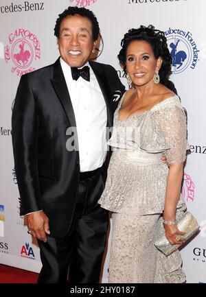 Smokey Robinson partecipa al Carousel of Hope Gala 2012 che si tiene al Beverly Hilton Hotel di Los Angeles, USA. Foto Stock