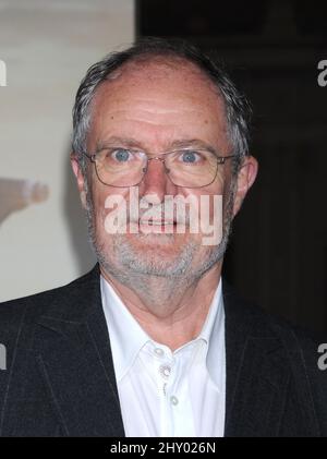 Jim Broadbent partecipa alla prima "Cloud Atlas" tenutasi al Grauman's Chinese Theatre di Los Angeles, USA. Foto Stock