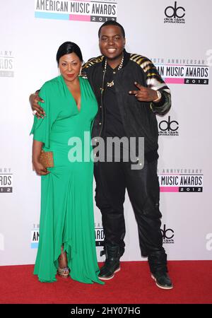 Sean Kingston e la mamma Janice Turner sono partecipanti ai 40th Anniversary American Music Awards che si tengono al Nokia Theatre di Los Angeles Live il 18 novembre 2012 Los Angeles, CA. Foto Stock