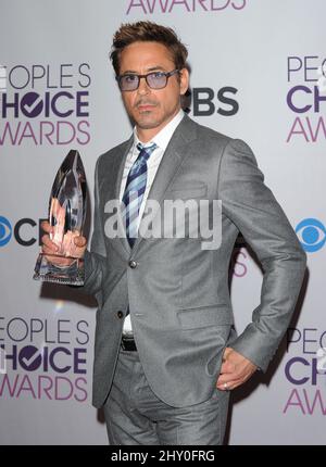 Robert Downey Jr. Nella Sala Stampa durante i 2013 People's Choice Awards tenuti al Nokia Theatre di Los Angeles, California Foto Stock