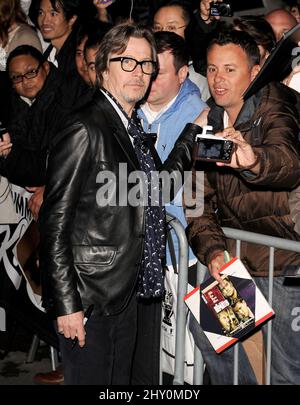 Gary Oldman visto fuori dal Jimmy Kimmel Show a Hollywood, California. Foto Stock