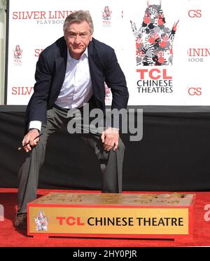 Robert De Niro durante la sua cerimonia della mano e dell'impronta tenutasi al TCL Chinese Theatre (ex Grauman's Chinese Theatre) a Los Angeles, USA. Foto Stock