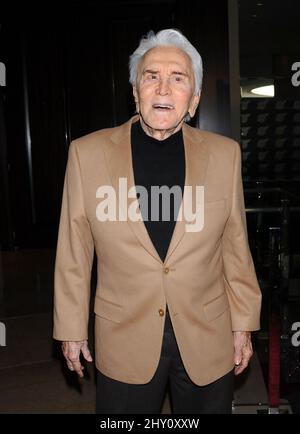 Kirk Douglas partecipa al pranzo annuale 50th dei Publicists Awards a Los Angeles, California. Foto Stock