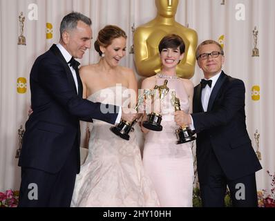 Daniel Day Lewis, Jennifer Lawrence, Anne Hathaway e Christoph W partecipano alla Sala Stampa 85th Academy Awards a Los Angeles, California. Foto Stock