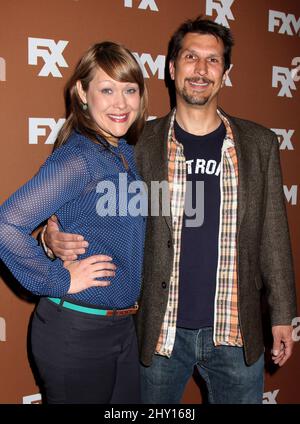 Amber Nash e Lucky Yates sono presenti al 2013 FX Upfront Bowling Event al Luxe at Lucky Strike Lanes di New York, NY il 28 marzo 2013. Foto Stock