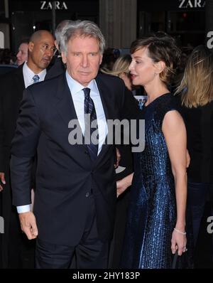 Harrison Ford e Calista Flockhart partecipano al '42' The True Story of an American Legend premiere tenuto al TCL Chinese Theatre di Los Angeles, USA. Foto Stock