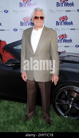 George Lazenby partecipa al "A Salute to Old Hollywood Party" per celebrare il lancio di BritWeek 2013 tenuto presso la residenza britannica di Los Angeles, USA. Foto Stock