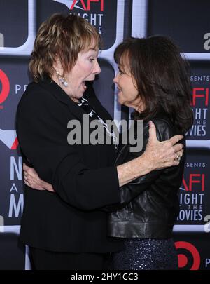 Shirley MacLaine e Sally Field frequentano la serata dell'AFI ai Film presentata da Target ai cinema ARCLIGHT di Hollywood a Los Angeles, USA. Foto Stock