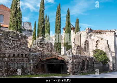 Rovine della chiesa collegiata di Santa Maria la Mayor annesso alla cattedrale di Valladolid, Spagna Foto Stock