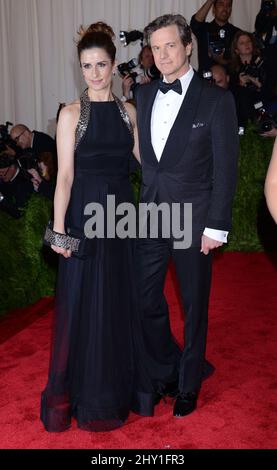 Colin Firth e Livia Firth hanno partecipato al MET Gala 2013: 'PUNK: Chaos to Couture' tenuto al Metropolitan Museum of Art di New York, USA. Foto Stock