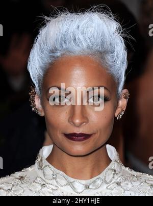 Nicole Richie partecipa al 'punk': Chaos to Couture' Costume Institute benefit ha incontrato Gala al Metropolitan Museum di New York. Foto Stock