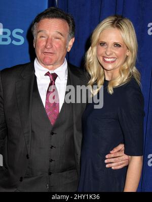 Robin Williams e Sarah Michelle Gellar hanno partecipato alla presentazione iniziale del CBS 2013 tenutasi al Lincoln Center di New York, USA. Foto Stock