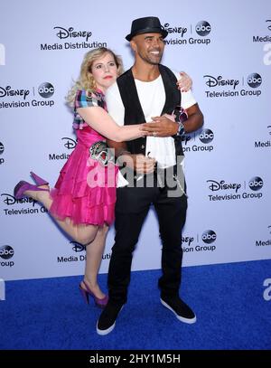 Kirsten Vangsness & Shemar Moore frequenta i Disney Media Networks International Upfront al Disney Studio Lot a Los Angeles, USA. Foto Stock