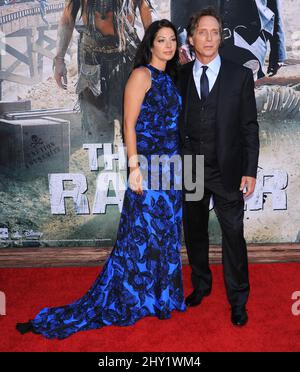 Kymberly Kalil e William Fichtner partecipano alla prima mondiale 'The Lone Ranger' alla California Adventure a Los Angeles, USA. Foto Stock