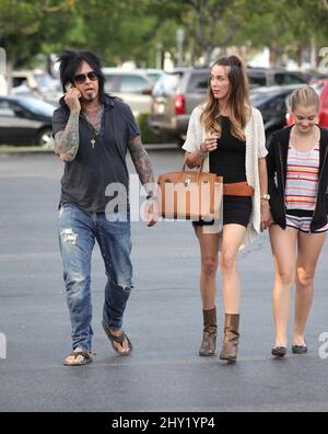 Nikki Sixx e i suoi figli, Storm Brieanne Sixx e Decker Nilsson Sixx, visti e circa a Malibu, California. Foto Stock