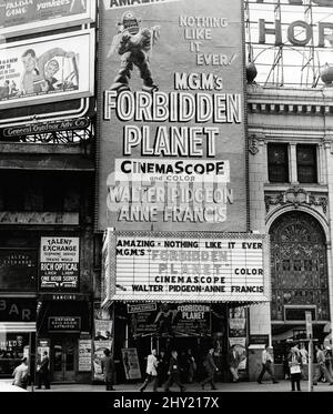 Teatro marquee, 'Forbidden Planet' (1956) MGM. Riferimento file n. 34145-555THA Foto Stock