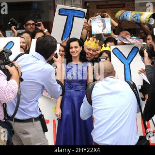 Katy Perry partecipa alla prima di 'The Smurfs 2' a Los Angeles, California. Foto Stock