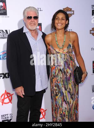 Ron Perlman & Blake Perlman partecipa alla prima stagione sei per i figli di Anarchia Foto Stock