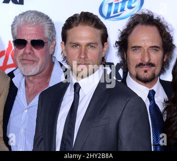 Ron Perlman, Charlie Hunnam, Kim Coates partecipa al "Sons of Anarchy" Season 6 Premiere Screening tenuto al Dolby Theatre di Los Angeles. Foto Stock