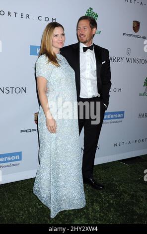 Drew Barrymore partecipa al secondo Gala annuale Baby2Baby al Book Bindery di Culver City, California. Foto Stock