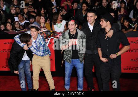 I Janoskians che partecipano alla prima dei Giochi di Hunger: Catching Fire a Los Angeles, California. Foto Stock