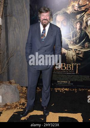 Stephen Fry partecipa alla prima "The Hobbit: The Desolation of Smaug" tenutasi al Dolby Theatre di Los Angeles, USA. Foto Stock