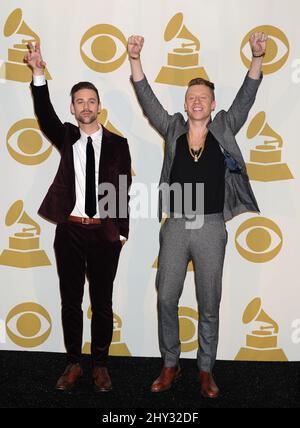 Ryan Lewis e Macklemore hanno partecipato alle nomination del 56th Annual GRAMMY Awards tenutesi al Nokia Theatre di Los Angeles, California. Foto Stock