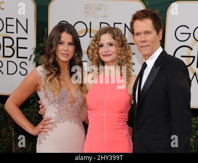 Sosie Bacon, Kyra Sedgwick e Kevin Bacon partecipano ai Golden Globe Awards 71st, che si tengono al Beverly Hilton Hotel il 12 gennaio 2014. Foto Stock