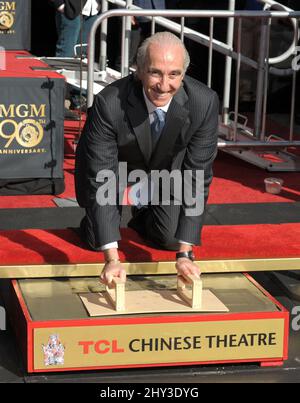 Gary Barber partecipa al Metro-Goldwyn-Mayer per festeggiare i 90th anni con Sylvester Stallone e il presidente e CEO di MGM Gary Barber che si unisce a Leo il Leone alla sua cerimonia di stampa Paw al TCL Chinese Theatre di Hollywood, California, il 22 gennaio 2014. Foto Stock