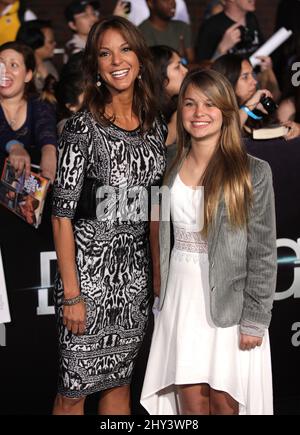 EVA LaRue & Kaya Callahan arrivo per la divergente Premiere tenuto al Regent Bruin Theatre di Los Angeles. Foto Stock