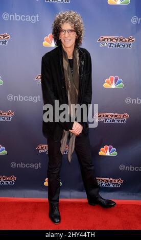 Howard Stern arriva per l'evento 'America's Got Talent' Red carpet tenuto al Dolby Theatre di Los Angeles. Foto Stock