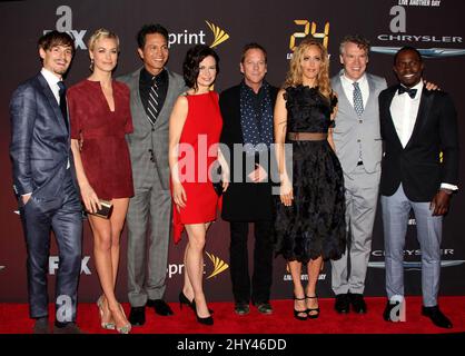 Giles Matthey, Yvonne Strahovski, Benjamin Bratt, Mary Lynn Rajs presenti al 24: Live Another Day Premiere Event all'Intrepid di New York. Foto Stock