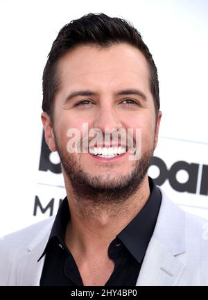 Luke Bryan arriva ai Billboard Music Awards, presso la MGM Grand Garden Arena domenica 18 maggio 2014, a Las Vegas. Foto Stock