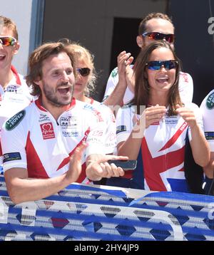 Pippa Middleton inizia il ciclo di 3.000 miglia attraverso gli Stati Uniti come parte della sfida Race Across America per la Michael Matthews Foundation Foto Stock