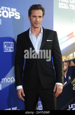 James D'Arcy partecipa alla prima "Let's Be Cops" tenutasi al Cinerama Dome di Los Angeles, USA. Foto Stock