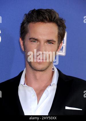 James D'Arcy partecipa alla prima "Let's Be Cops" tenutasi al Cinerama Dome di Los Angeles, USA. Foto Stock