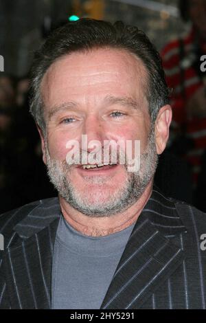 Photo by: Mitch Gerber/starmaxinc.com ©2005 ALL RIGHTS RESERVED - 4/10/05 Robin Williams alla prima di 'House of D'. (NEW YORK) Foto Stock