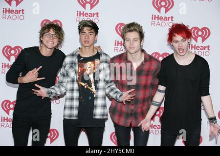 Ashton Irwin, Calum Hood, Luke Hemmings, Michael Clifford, 5 secondi d'estate in arrivo per il giorno 2 dell'iHeartRadio Music Festival al MGM Grand Hotel di Las Vegas, 20 settembre 2014. Foto Stock