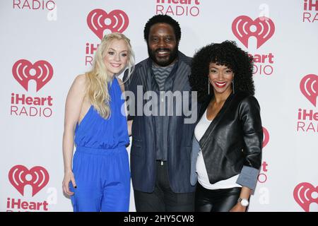 Emily Kinney, Chad L. Coleman, Sonequa Martin-Green arrivo per il giorno 1 del Festival musicale iHeartradio al MGM Grand Hotel di Las Vegas, 19 settembre 2014. Foto Stock