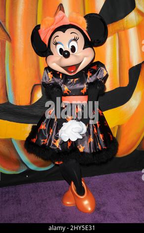 Minnie mouse partecipa all'evento VIP Halloween di Disney, tenutosi al Disney Consumer Products Campus, Glendale, CA, 1 ottobre 2014. Foto Stock