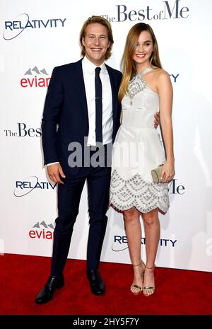 Luke Bracey e Liana liberato prescono il "Best of Me" World Premiere al Regal Cinema di Los Angeles Foto Stock