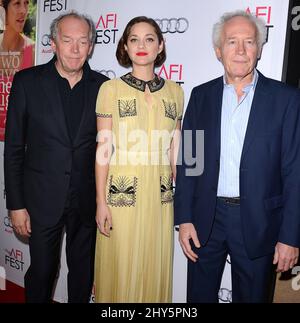 Marion Cotillard, Jonathan Sehring, Luc Dardenne alla prima di "Two Days, One Night" che si tiene al Teatro Egizio di Los Angeles, California. Foto Stock