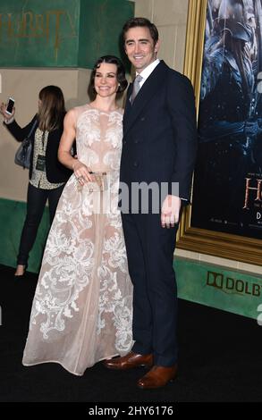 Evangeline Lilly e Lee Pace partecipano alla prima "The Hobbit: The Battle of the Five Armies" tenutasi al Dolby Theatre di Los Angeles, USA. Foto Stock