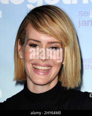 Sarah Paulson alla prima di 'togetherness' Foto Stock