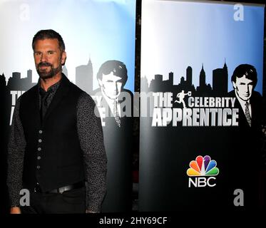 Lorenzo Lamas in arrivo per la festa del tappeto rosso dell'apprendista celebrità che si tiene a Trump Towers, New York. Foto Stock